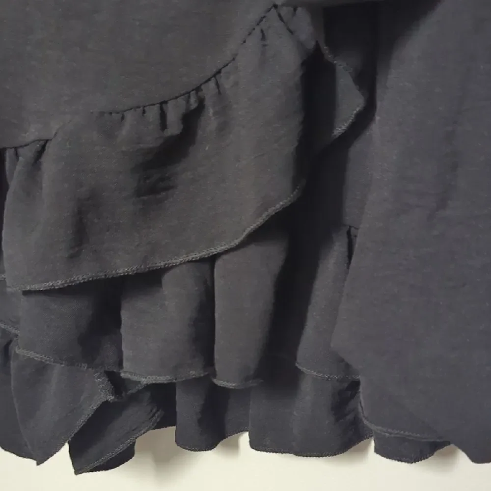 Black Ruffled Wrap Skorts Mini - Picture 3 of 7